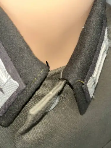 DDR NVA Uniformjacke Offizier Mot-Schützen Gr. g48 1970 schwarzer Kragen