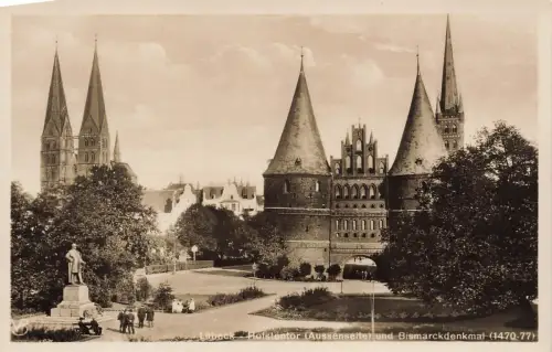 AK Lübeck Holstentor Bismarckdenkmal Schleswig-Holstein ungelaufen Postkarte
