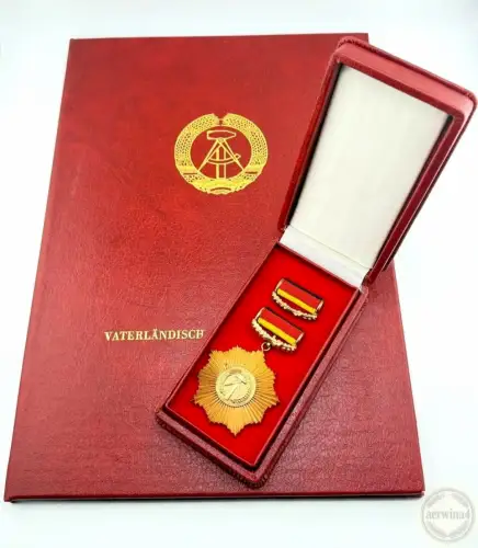 DDR Vaterländischer Verdienstorden in Bronze Urkunde 1980 im Etui VVO