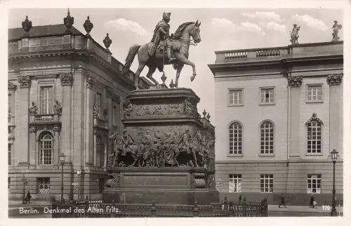 AK Berlin Denkmal des Alten Fritz Berlin Postkarte