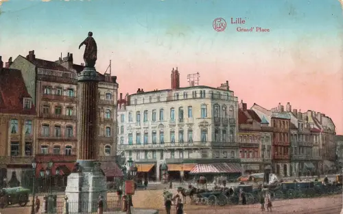 AK Lille Grand Place Denkmal Frankreich ungelaufen Postkarte