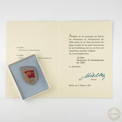DDR MfS Nachlass Stasi Unterleutnant Offizier Medaillen Urkunden Abzeichen