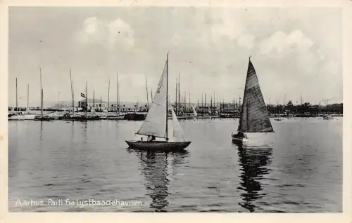 Aarhus Parti fra Lystbaadehavnen Postkarte AK