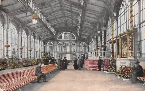 Karlsbad Innere Sprudelkolonnade Postkarte AK