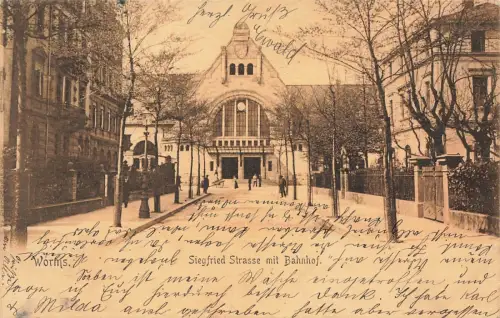 Siegfried Strasse mit Bahnhof in Worms Rheinland-Pfalz Postkarte AK 1906