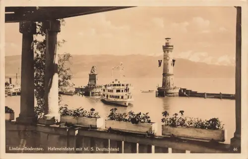Hafeneinfahrt mit M. S. Deutschland Lindau-Bodensee Bayern Postkarte AK 1935