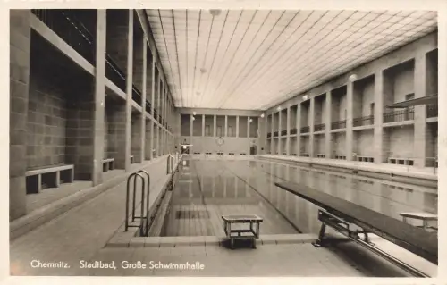 Große Schwimmhalle im Stadtbad Chemnitz Sachsen Postkarte AK