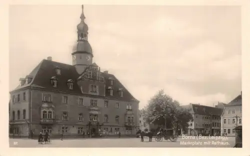 Marktplatz mit Rathaus in Borna Sachsen Postkarte AK