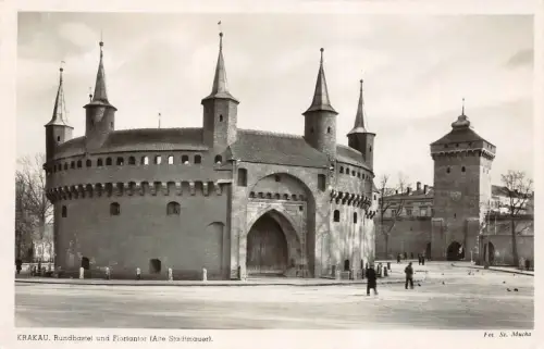 Krakau Rundbastei und Floriantor (Alte Stadtmauer) Postkarte AK