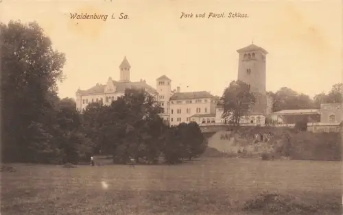 Park und Fürstliches Schloss in Waldenburg Sachsen Postkarte AK 1917