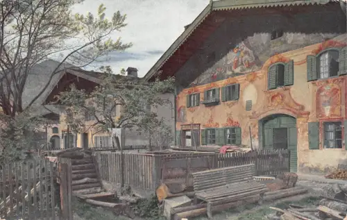 Partie im Gries mit bemalten Haus Mittenwald Bayern Postkarte AK