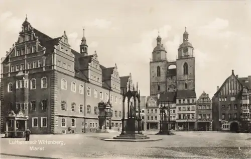 Markt in Lutherstadt Wittenberg Sachsen-Anhalt Postkarte AK