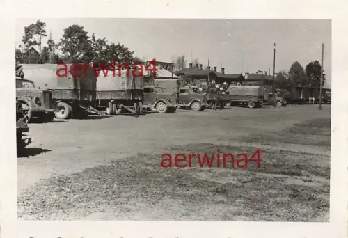 deutsche LKW Opel Blitz im Fuhrpark in Orel Russland Ostfront