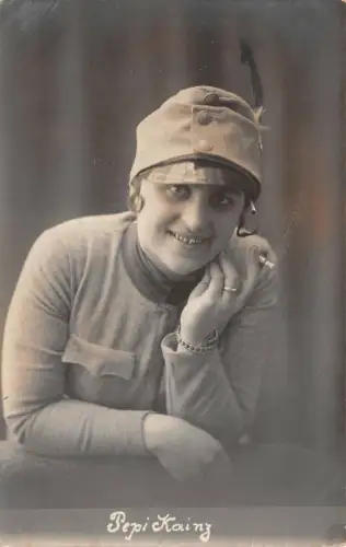 Fräulein Feldgrau in Uniform Patriotika Postkarte AK 1916