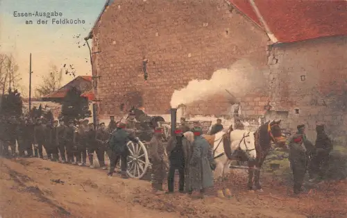 Essen-Ausgabe an der Feldküche Patriotika Postkarte AK 1915