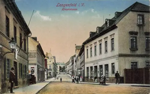 Hauptstrasse mit Gasthaus in Lengenfeld Vogtland Sachsen Postkarte AK 1928
