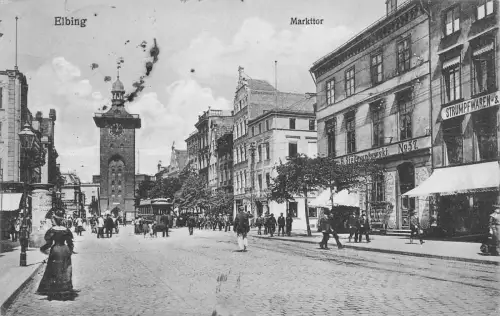 AK Elbing belebte Strasse Markttor, Strumpfwaren Elbląg Preußen 1917