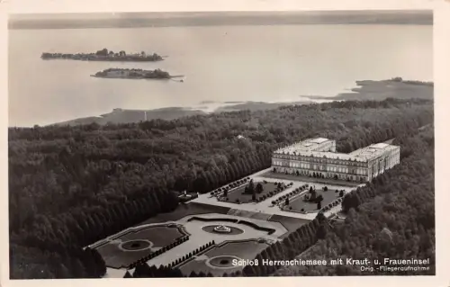 Schloß Herrenchiemsee mit Kraut- u. Fraueninsel Fliegeraufnahme Postkarte AK