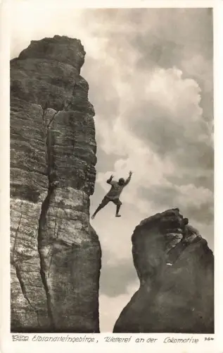 Kletterei an der Lokomotive, Elbsandsteingebirge Sachsen Walter Hahn 364 AK