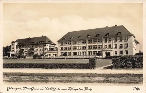 Altersheim und Volkschule am Schlageter Platz Erlangen Bayern Postkarte AK 1940