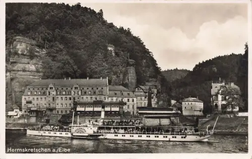 Ansicht Herrnskretschen Hřensko mit Dampfer Pillnitz Sudeten Postkarte AK
