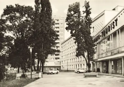 Am Interhotel Thüringen-Tourist in Suhl Thüringen Postkarte AK