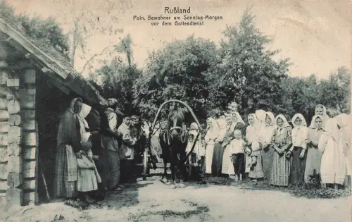 Poln. Bewohner am Sonntag-Morgen vor dem Gottesdienst Russland Postkarte AK 1917