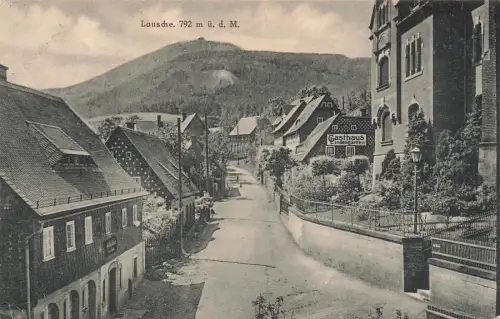 Straßenansicht Berg Lausche mit Gasthaus Lindengarten Waltersdorf Sachsen AK