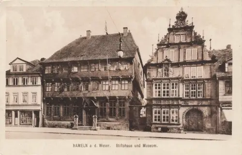 Stiftshaus und Museum in Hameln Niedersachsen Postkarte AK