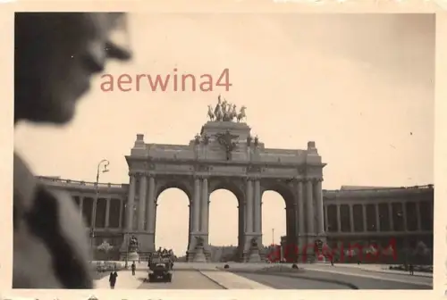 Deutscher LKW am Triumpfbogen Brüssel Belgien