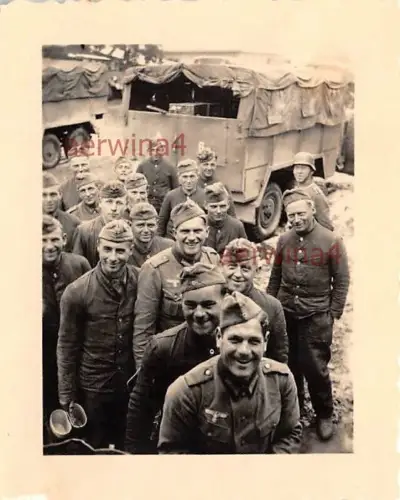 deutsche Soldaten Mittagessen bei Kielce Polen