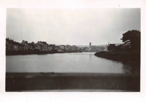 Fluß Marne an Kirche Saint - Crepin in Chateau - Thierry Frankreich