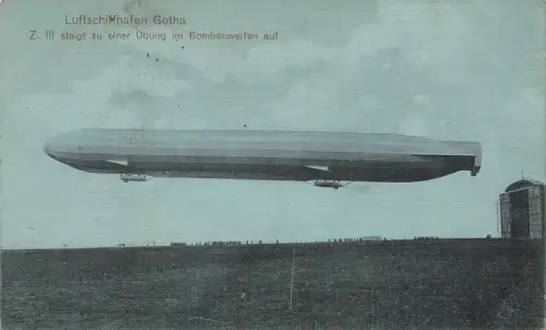 Z. III steigt zu einer Übung auf Luftschiffhafen Gotha Thüringen AK 1914