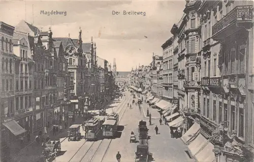 Magdeburg Der Breiteweg belebte Strasse, Strassenbahn, Läden