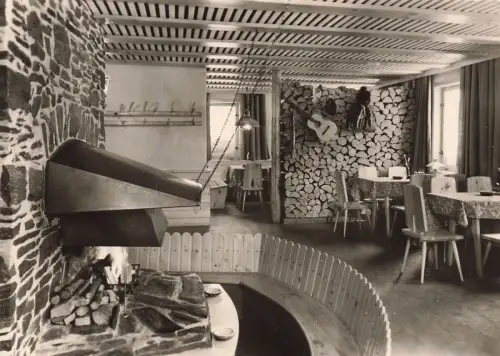 Innenansicht Rennsteigbaude Neuhaus am Rennweg Thüringen Postkarte AK 1976