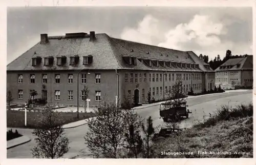 Weimar PKW am Stabsgebäude Flak - Abteilung Fotokarte 1942