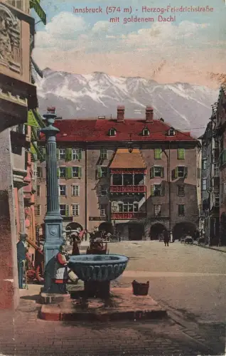 Herzog Friedrichstrasse mit goldenem Dach Innsbruck Österreich Postkarte AK