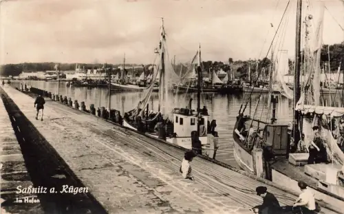 Ansicht Im Hafen in Saßnitz auf Rügen Mecklenburg-Vorpommern Postkarte AK