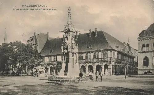 Domprobstei mit Kriegerdenkmal Halberstadt Sachsen-Anhalt Postkarte AK 1927