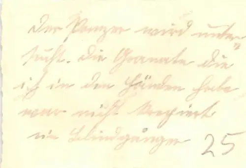 Wehrmacht mit Granate vor russ. Panzer KW - 2 Smolensk Russland Ostfront