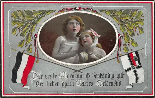 Mädchen träumen vom Heldenvater Patriotika Postkarte