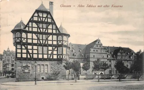 Giessen Altes Schloss mit alter Kaserne Feldpost AK 1914