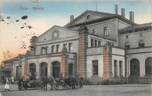 AK Gotha Männer am Bahnhof 1919