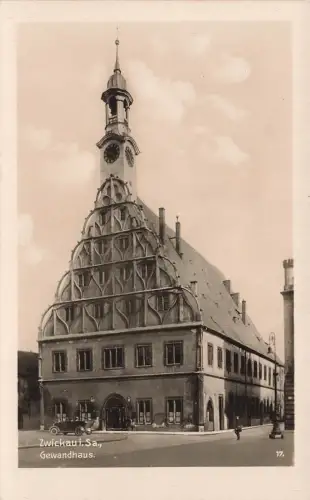 Blick auf das Gewandhaus in Zwickau Sachsen Postkarte AK