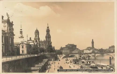 Dampfschifflandeplatz Brühlische Terrasse in Dresden Sachsen Postkarte AK 1928