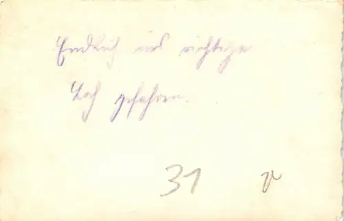 Deutsche Soldaten mit franz. BeutePKW Berliet Dauphine Ostfront