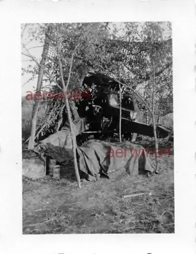 mit Netz getarntes Geschütz Ostfront Russland