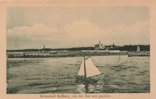 Strandschloss und Segelschiff von der See aus Kollberg Pommern Postkarte AK