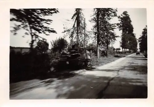 Engl. Panzer Vickers MK VI Strasse Lille Frankreich