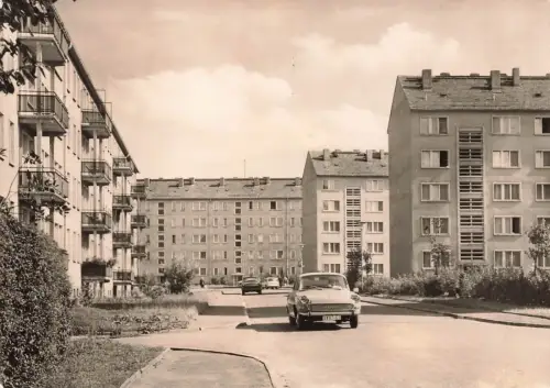 Albert Schweizer Siedlung Straße mit PKW Glauchau Sachsen Postkarte AK 1973